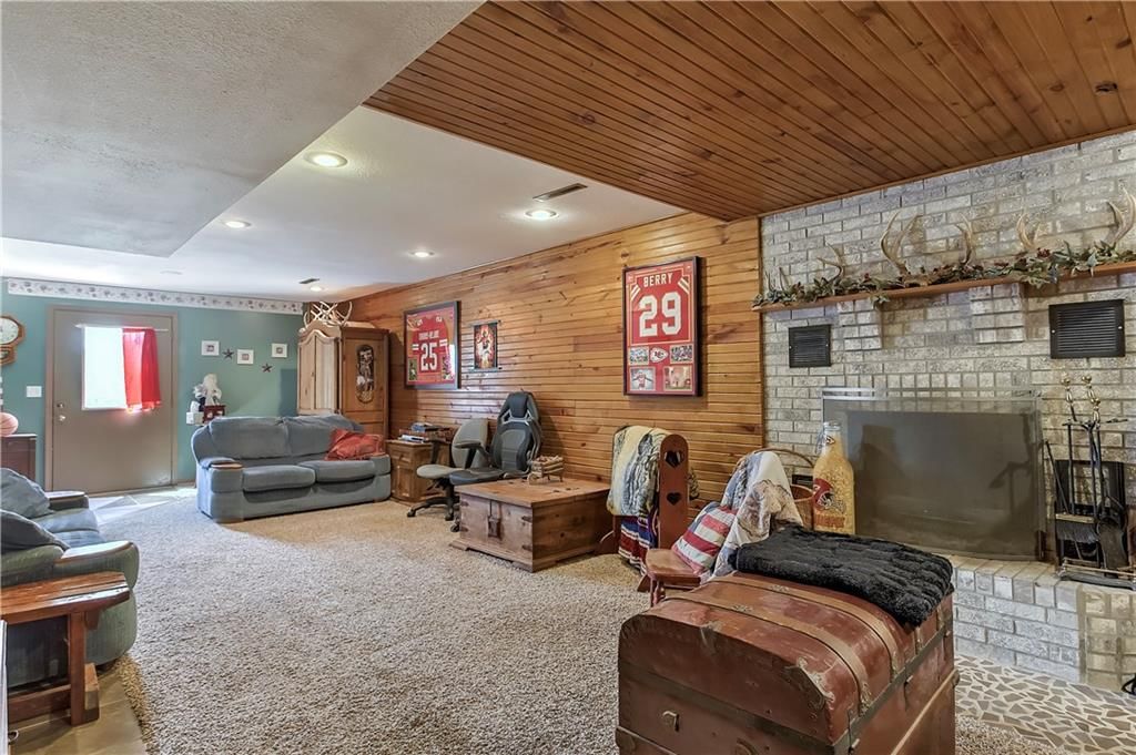 28601 Ellmaker Road — photo 24