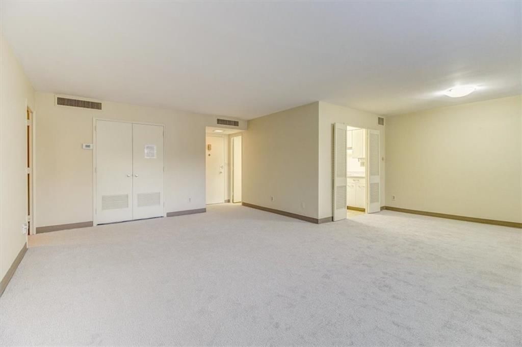 4550 Warwick Boulevard — photo 7
