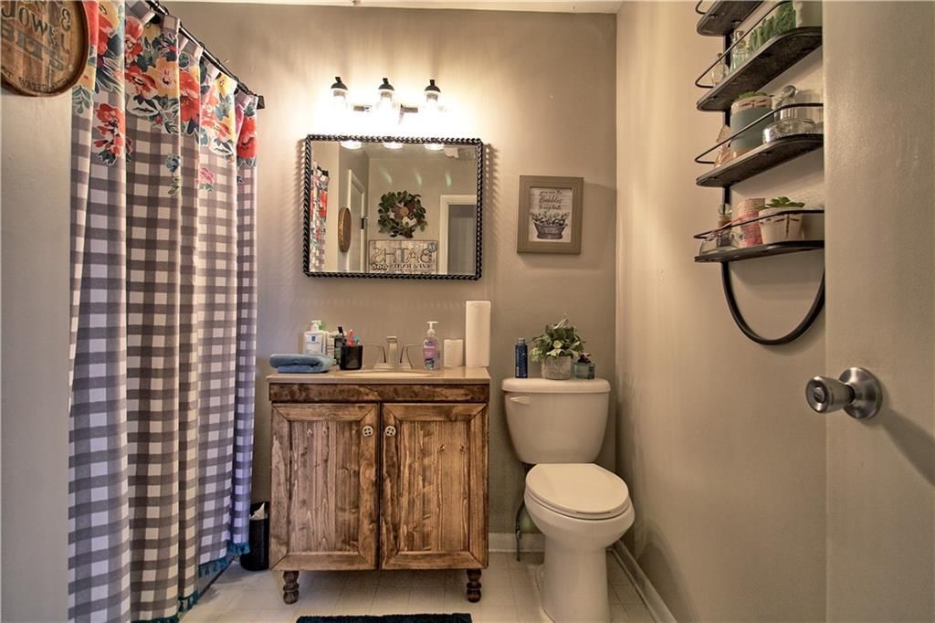 1305 W Benton Street — photo 17