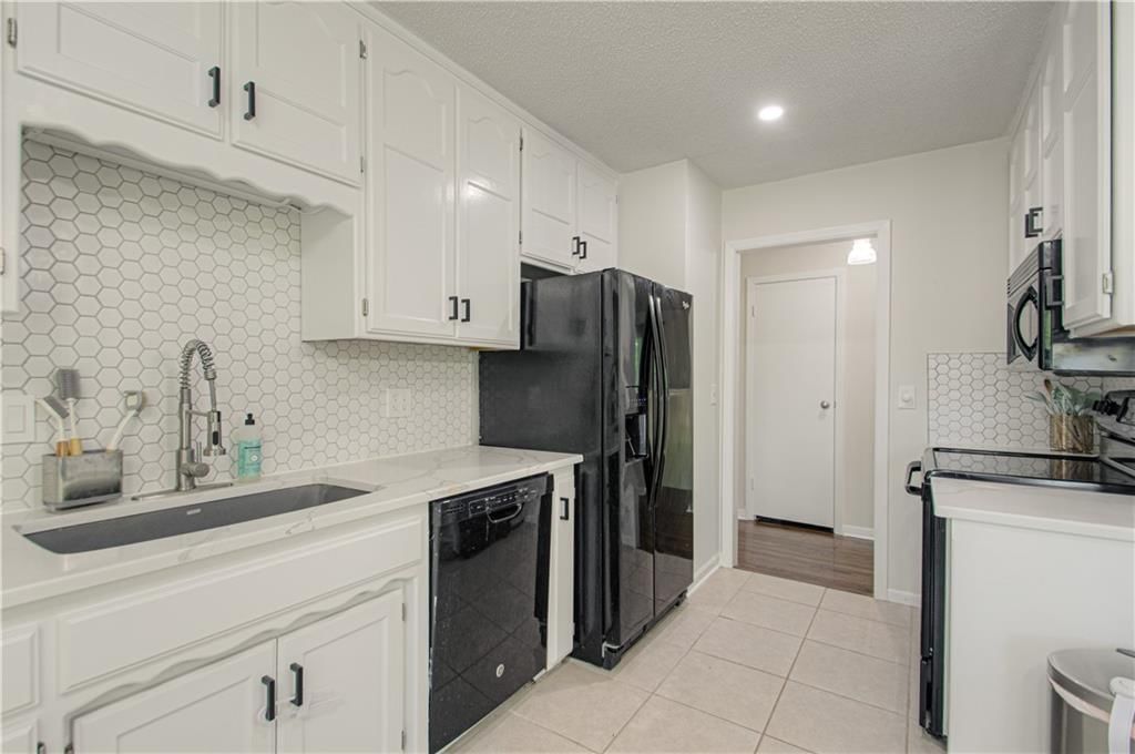 8815 W 89th Street — photo 11