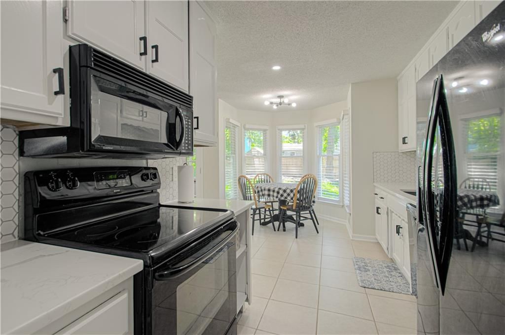 8815 W 89th Street — photo 13