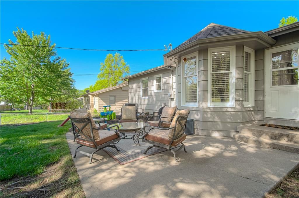 8815 W 89th Street — photo 27