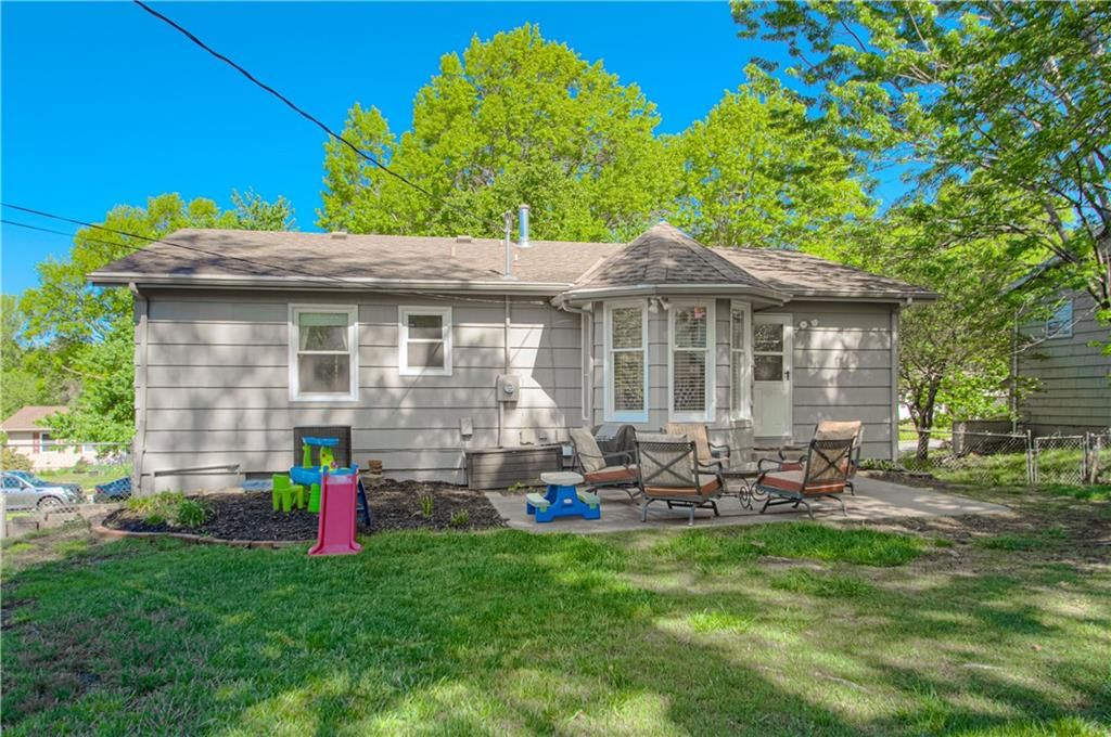 8815 W 89th Street — photo 30