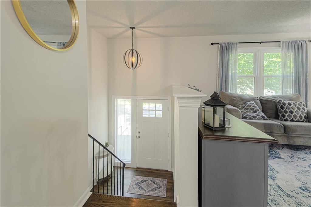 8815 W 89th Street — photo 4