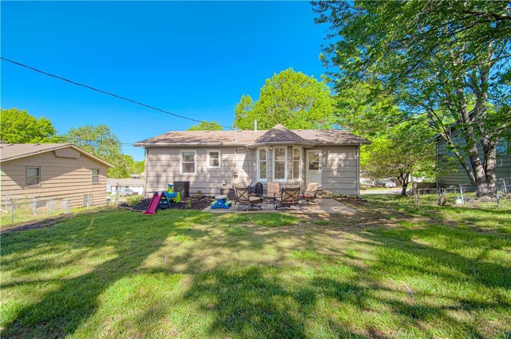 8815 W 89th Street — photo 31