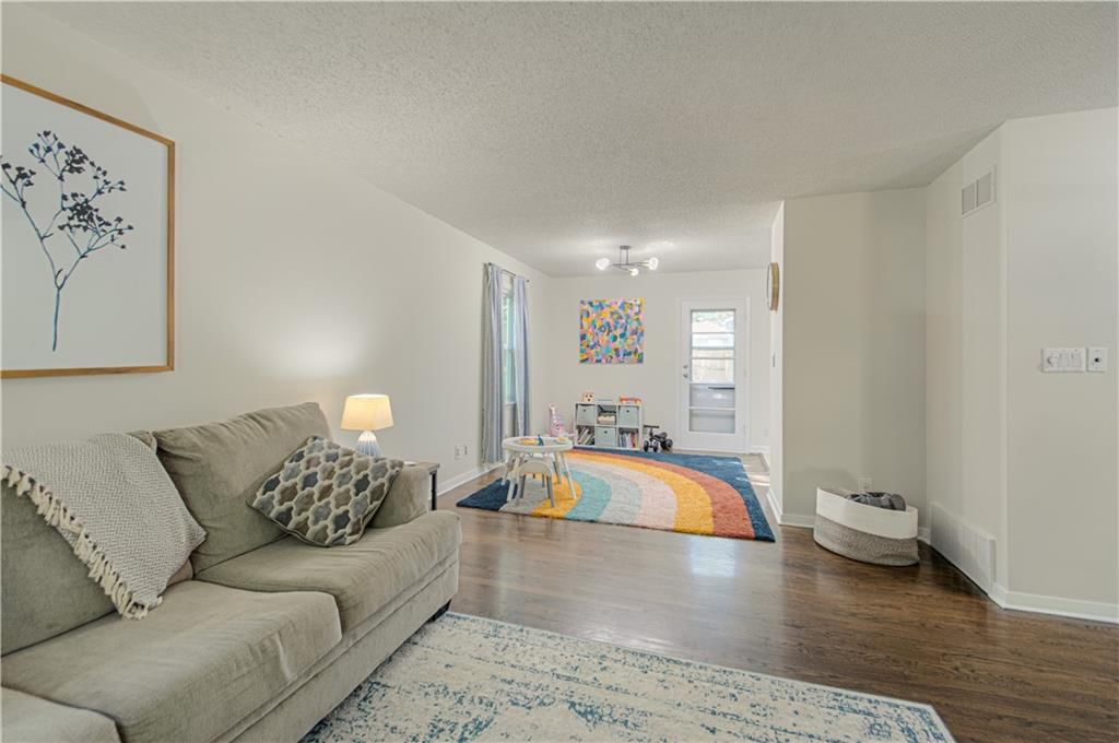 8815 W 89th Street — photo 7