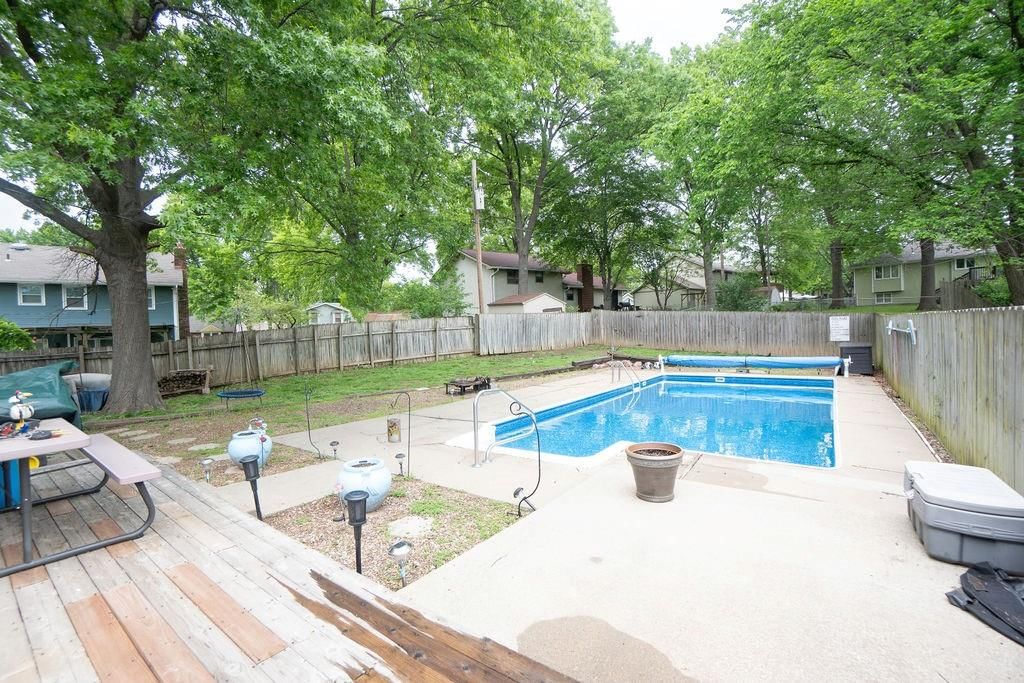301 Valley Drive — photo 3