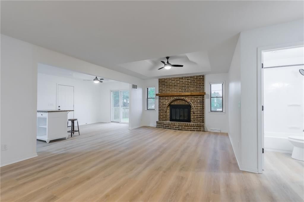 10630 N Oak Trafficway — photo 4