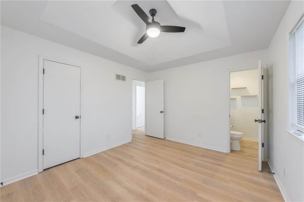 10630 N Oak Trafficway — photo 9