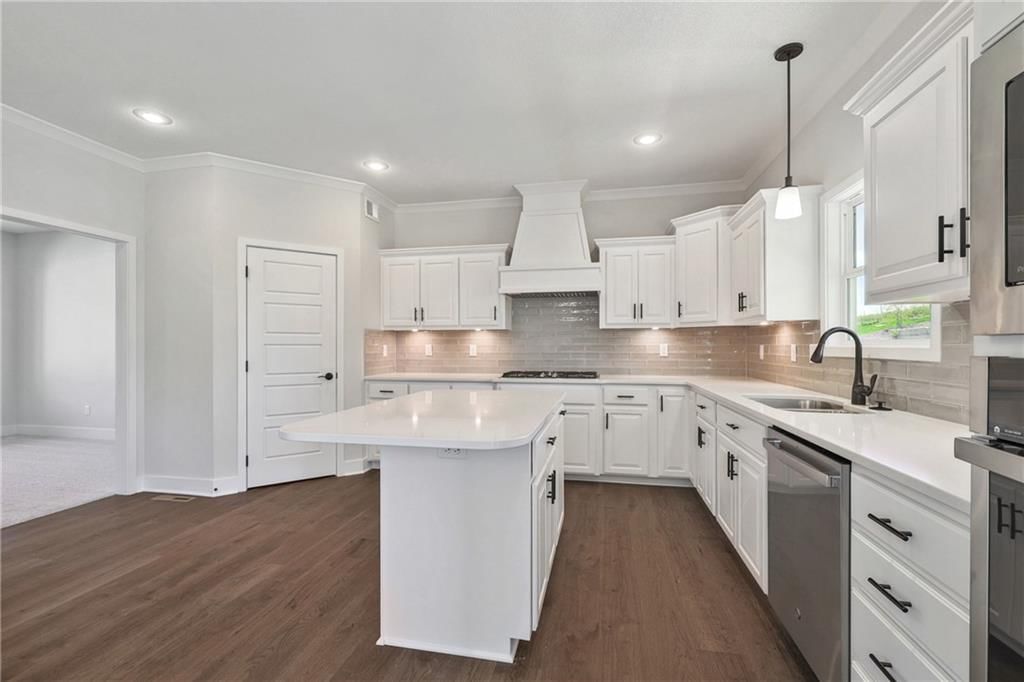 10326 N Winchester Avenue — photo 12