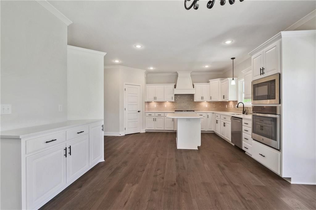 10326 N Winchester Avenue — photo 13
