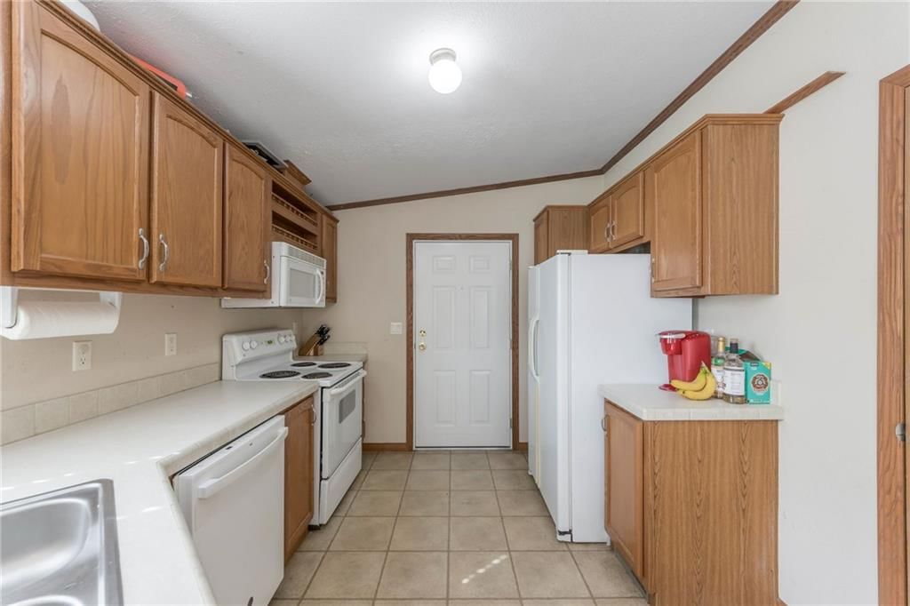 12206 N ATKINS Avenue — photo 9
