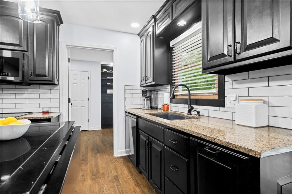 6911 Millridge Street — photo 10