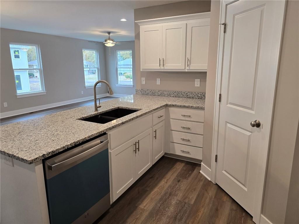 311 N Jackson Street — photo 5