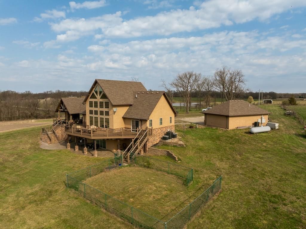 730 NE 1400th Road — photo 4