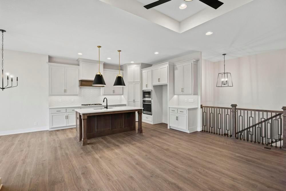 3205 SW Merriam Court — photo 8