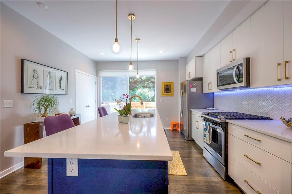 2720 McGee Trafficway — photo 13