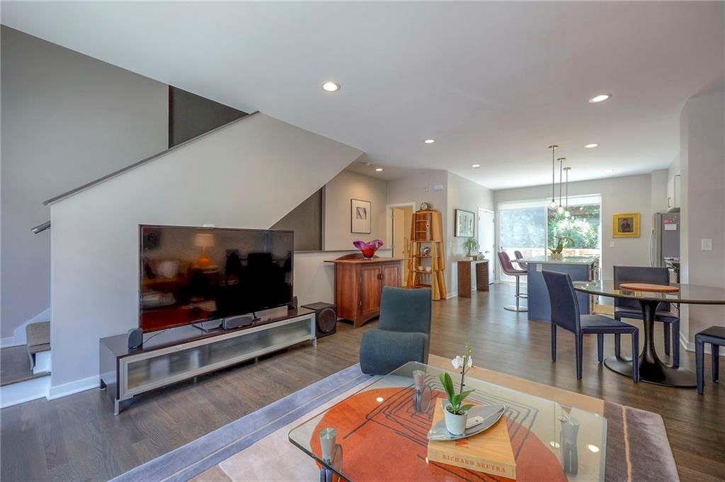 2720 McGee Trafficway — photo 20