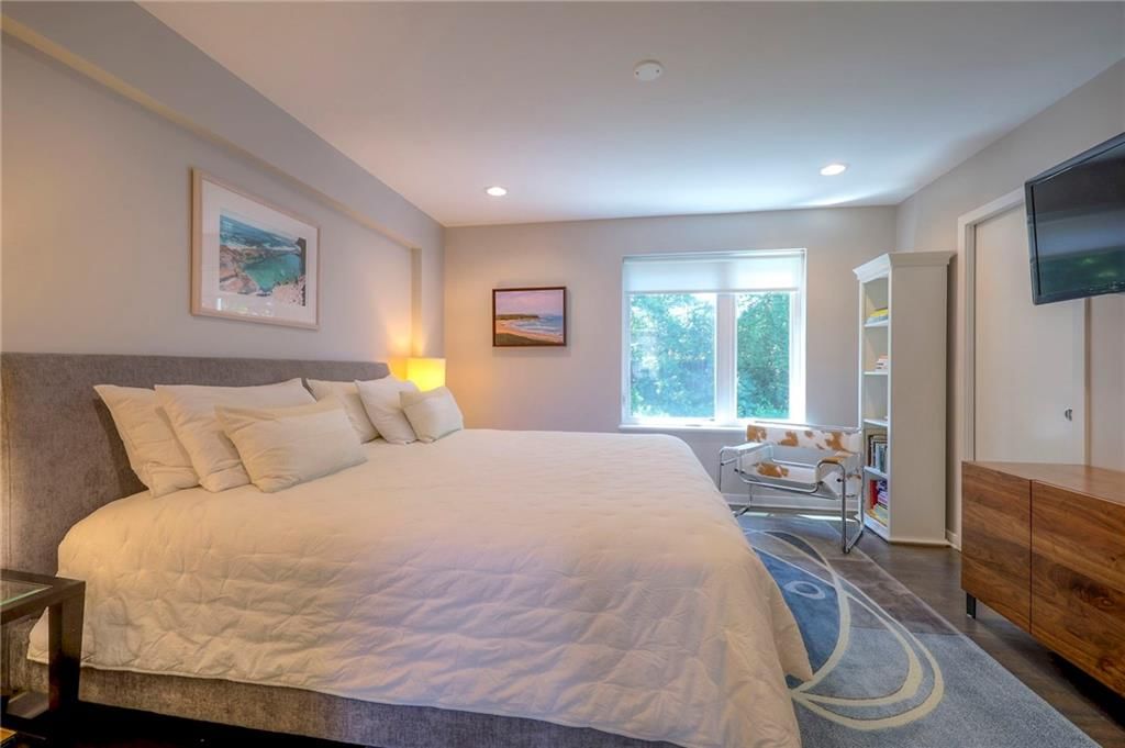 2720 McGee Trafficway — photo 21