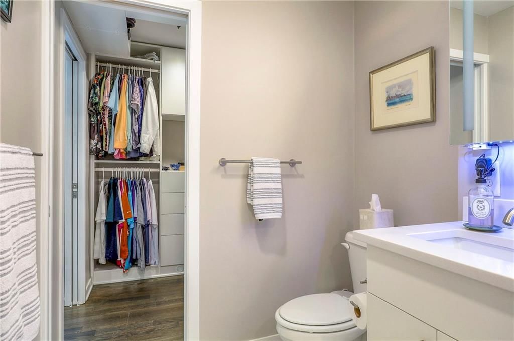 2720 McGee Trafficway — photo 24