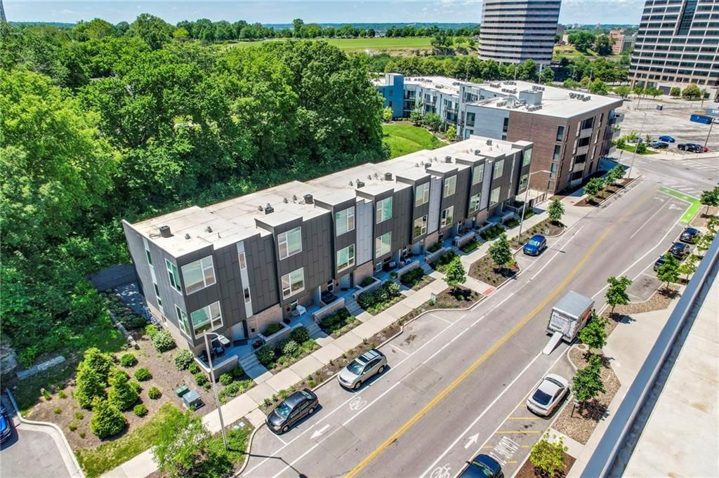 2720 McGee Trafficway — photo 31