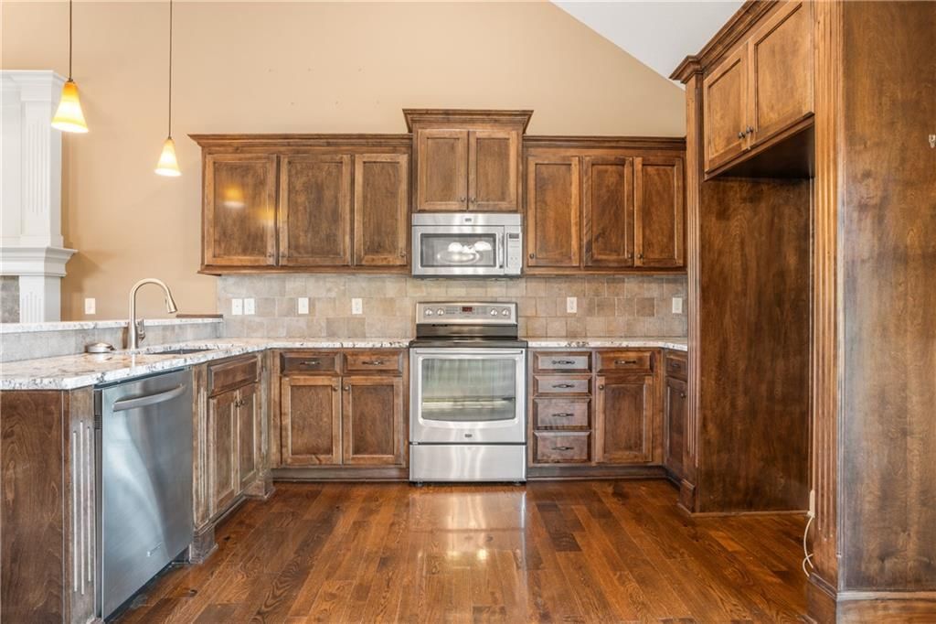 9004 SW 10th Street — photo 10