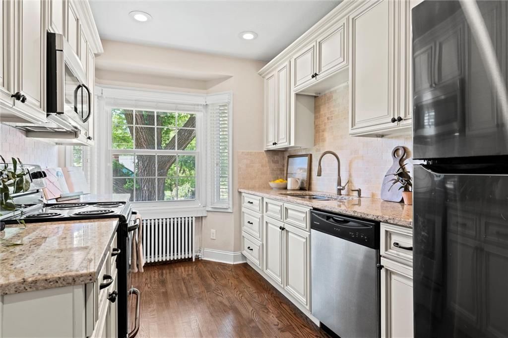5545 Flint Street — photo 12