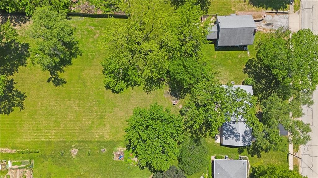 5545 Flint Street — photo 32