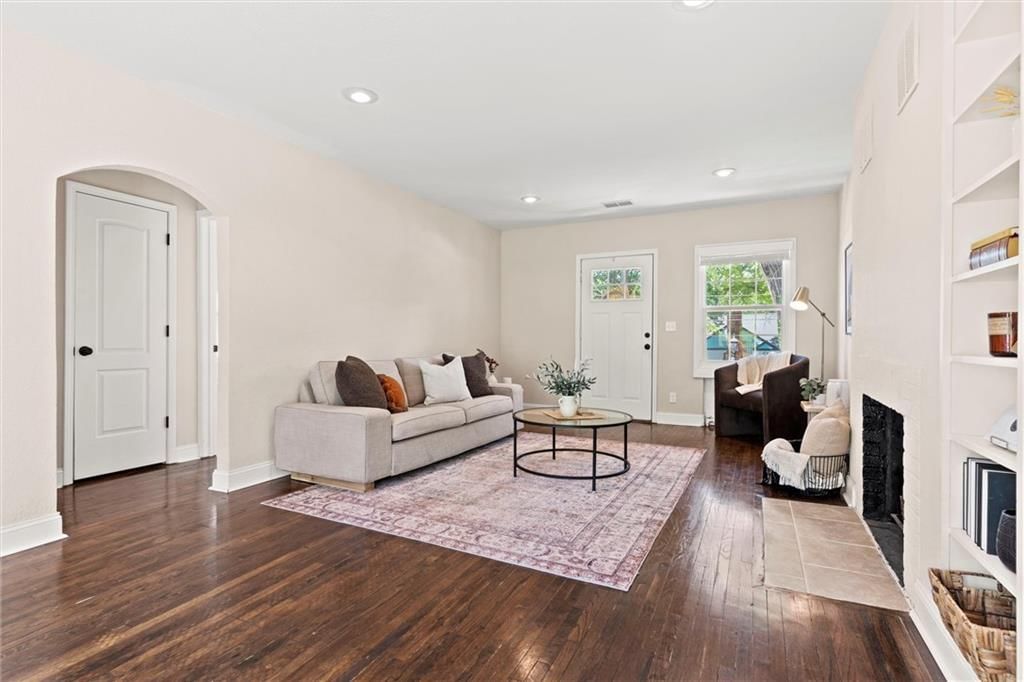 5545 Flint Street — photo 6