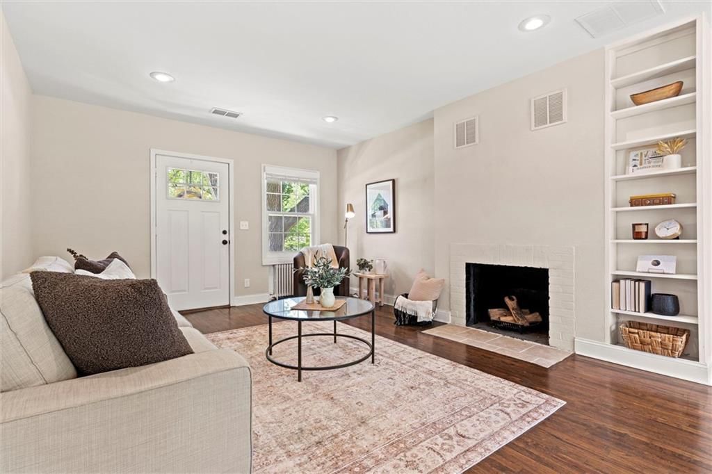 5545 Flint Street — photo 8