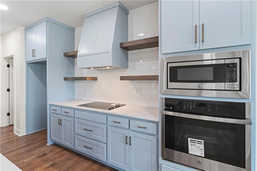 2202 Richmond Drive — photo 11