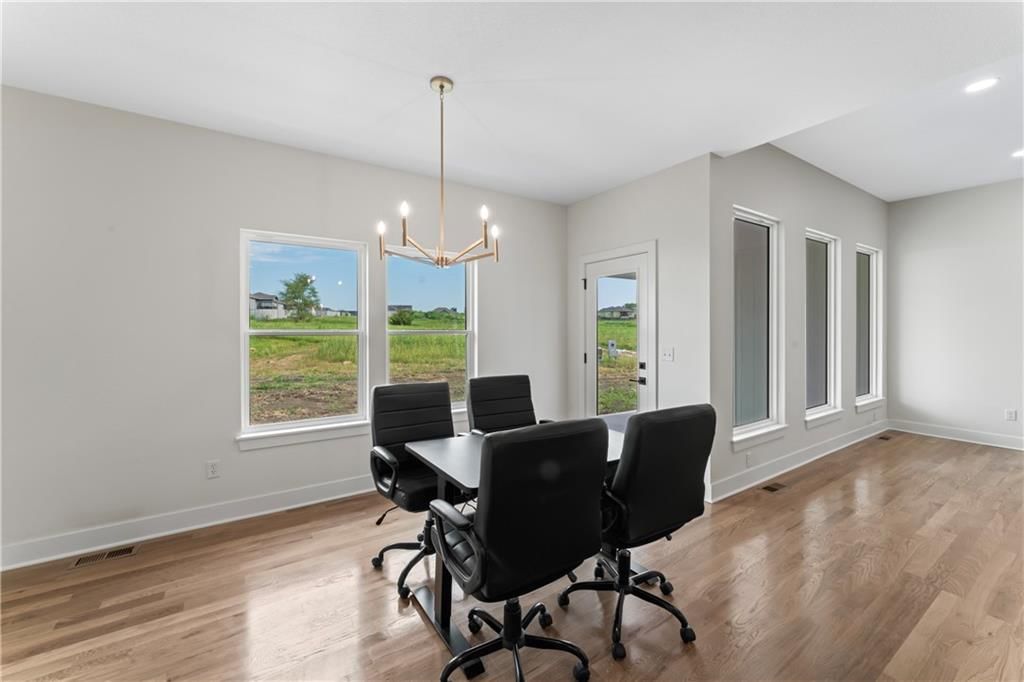 2202 Richmond Drive — photo 16