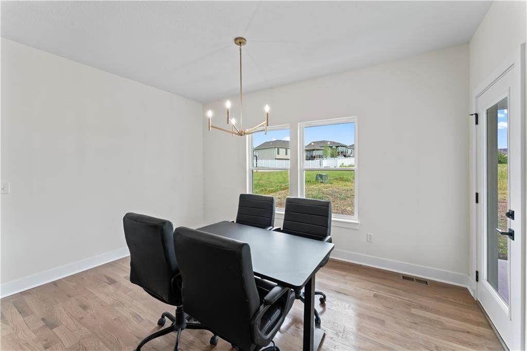 2202 Richmond Drive — photo 17