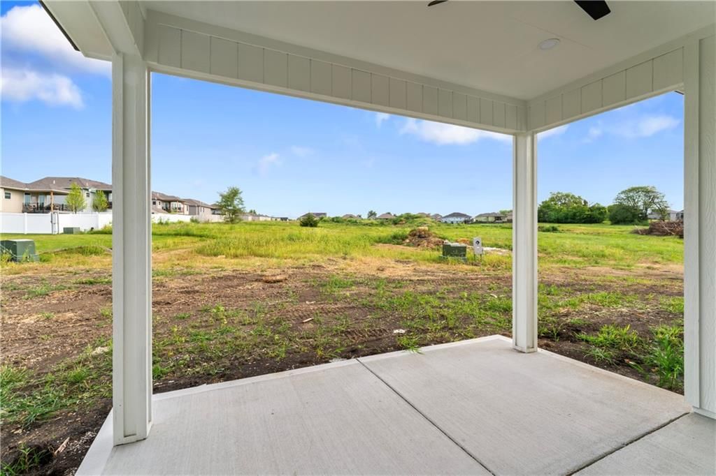 2202 Richmond Drive — photo 35