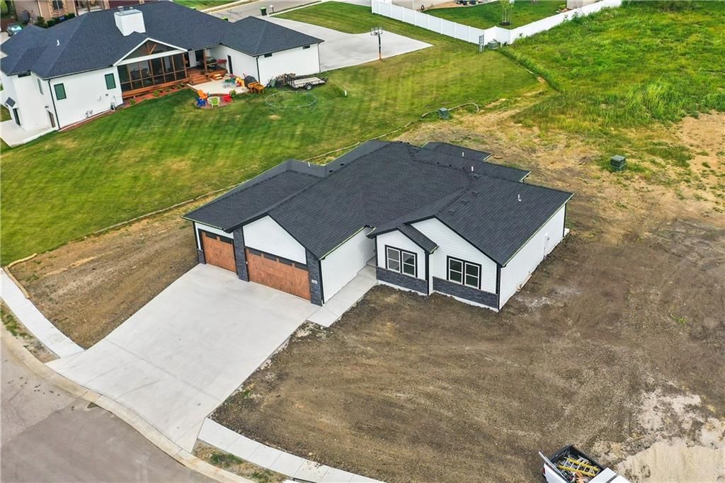 2202 Richmond Drive — photo 41