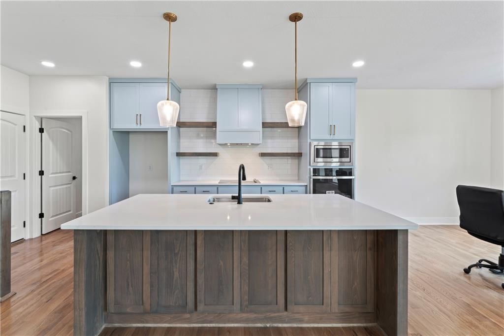 2202 Richmond Drive — photo 9