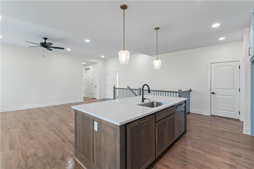2202 Richmond Drive — photo 10