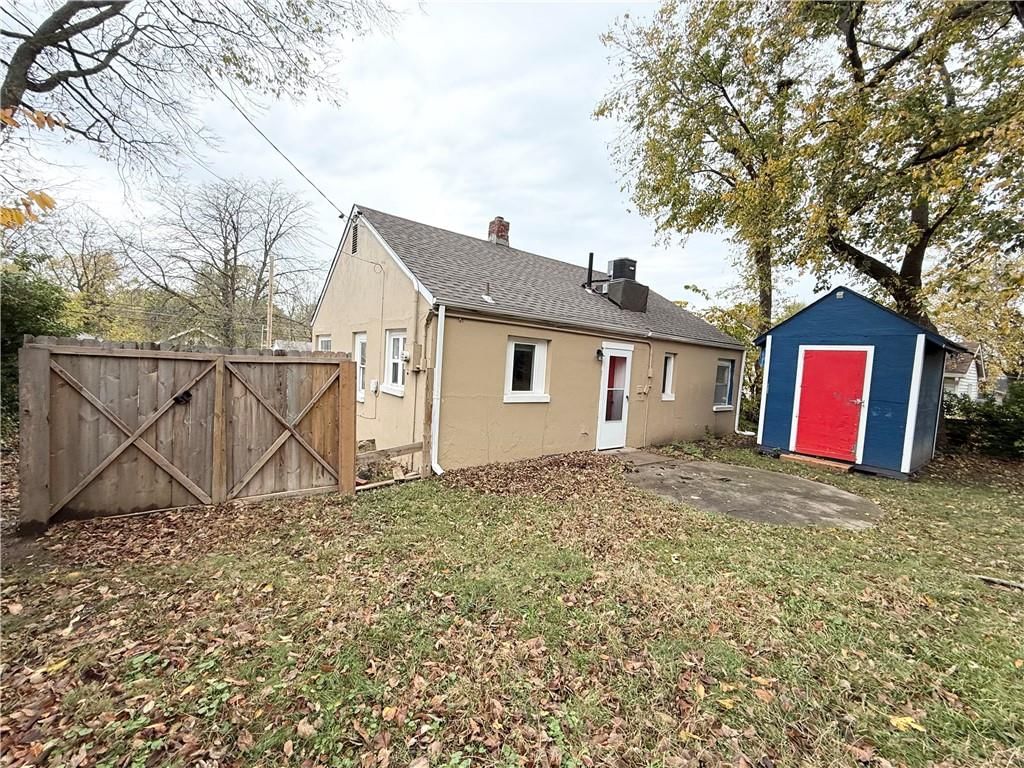 6133 Walrond Avenue — photo 4