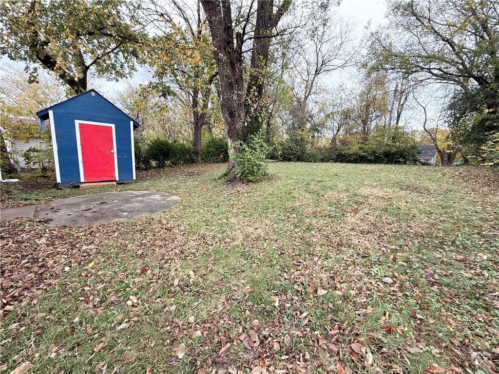 6133 Walrond Avenue — photo 5