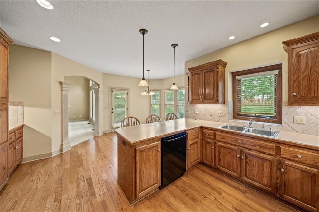 8908 N Farley Avenue — photo 11