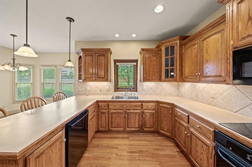 8908 N Farley Avenue — photo 10