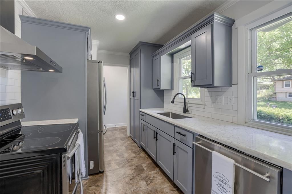 621 N 82nd Terrace — photo 5