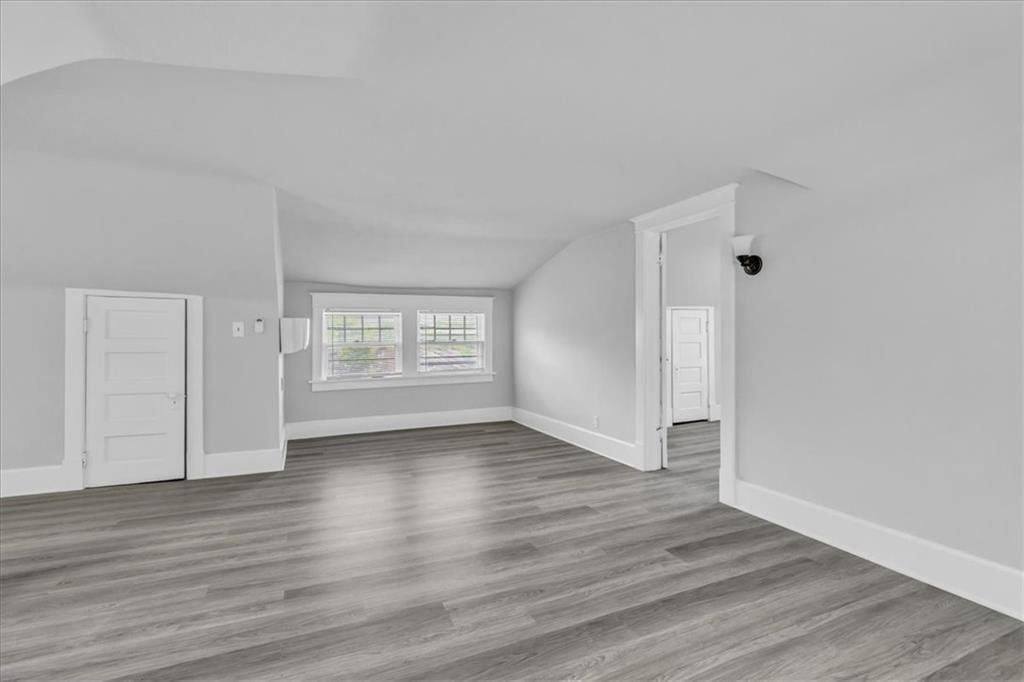 2942 E 29th Street — photo 15