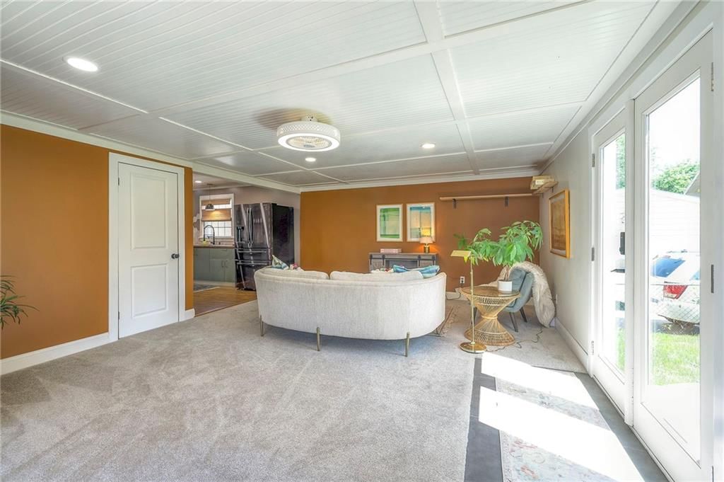 407 N Askew Avenue — photo 33