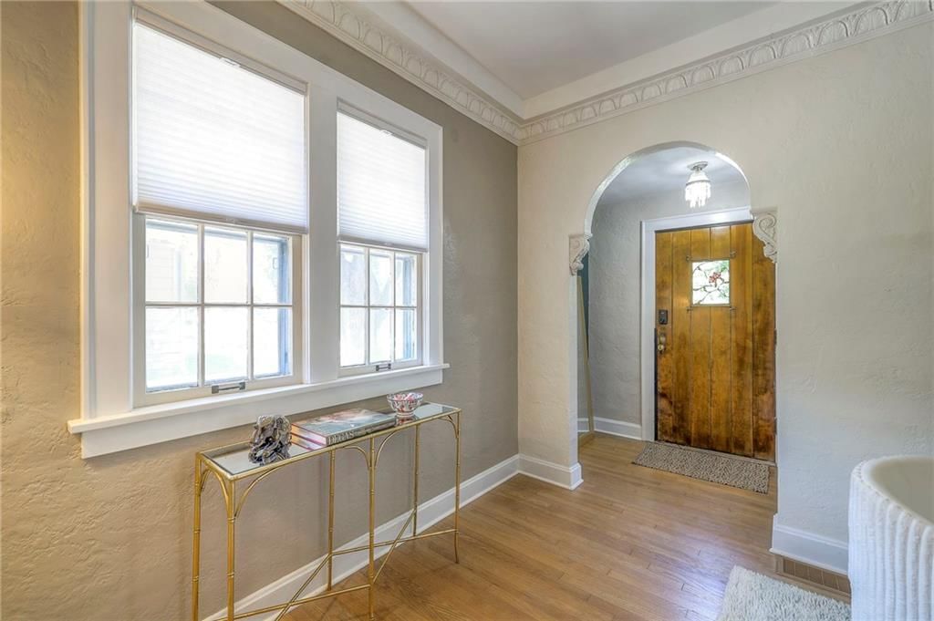 407 N Askew Avenue — photo 9