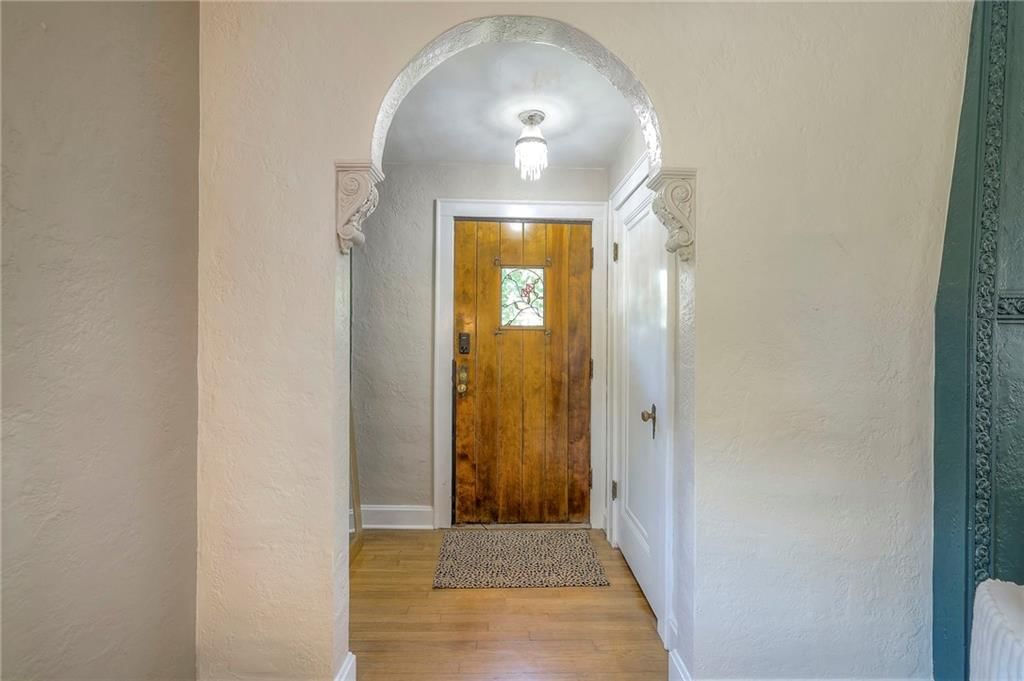 407 N Askew Avenue — photo 10