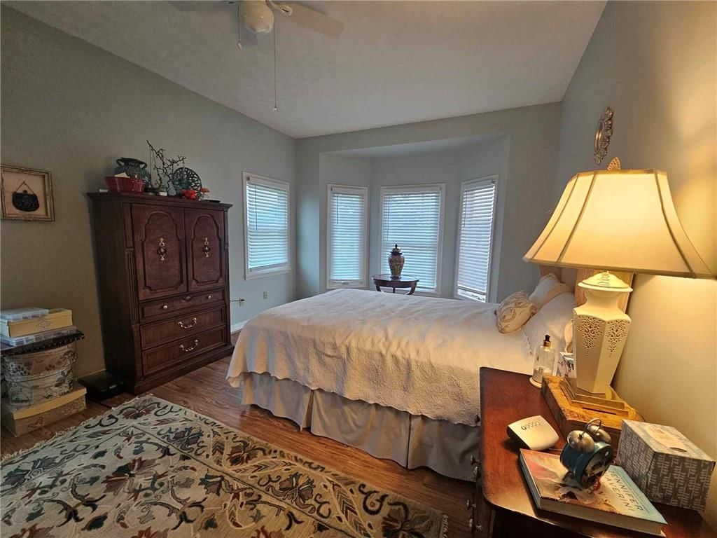 1708 Westbury Lane — photo 8