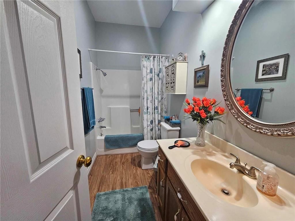 1708 Westbury Lane — photo 9