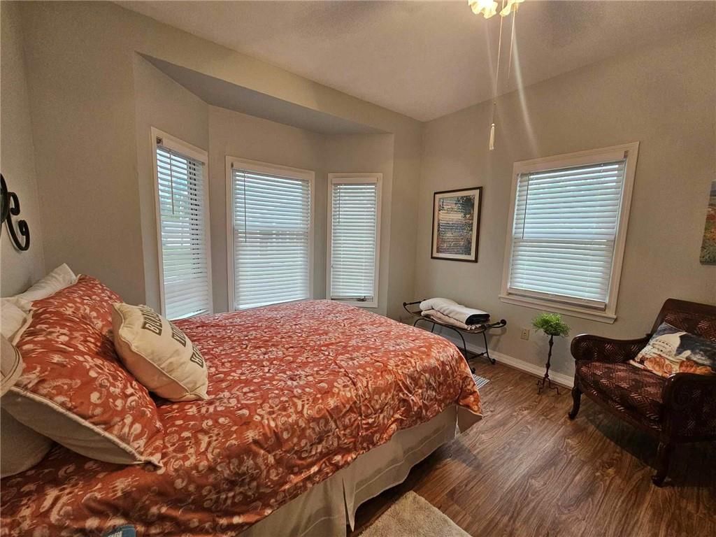 1708 Westbury Lane — photo 10