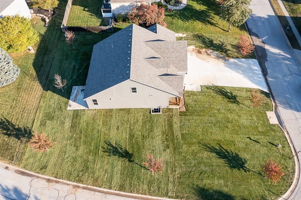 1414 N 150th Terrace — photo 33